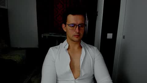 Snapshot of sexxymuscles4u chatting on October 2025 08:48:01 AM Sexxymuscles4U online show from October 2025 08:48:01 AM