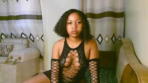 Snapshot of sexy_ariana_2 chatting on November 2025 09:20:02 AM Ariana online show from November 2025 09:20:02 AM