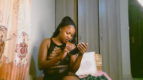 Snapshot of sexy_ariana_2 chatting on November 2025 07:35:01 PM Ariana online show from November 2025 07:35:01 PM