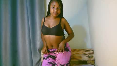 Snapshot of sexy_ariana_2 chatting on December 2025 07:18:01 PM Ariana online show from December 2025 07:18:01 PM