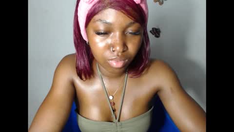 sexy_bluey247 online show from October 2025 07:14:02 PM