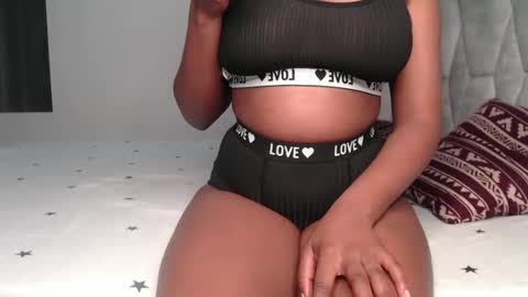 Snapshot of sexy_chocolata chatting on December 2024 08:18:01 AM chocolata online show from December 2024 08:18:01 AM