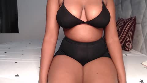 Snapshot of sexy_chocolata chatting on February 2025 12:40:01 AM chocolata online show from February 2025 12:40:01 AM