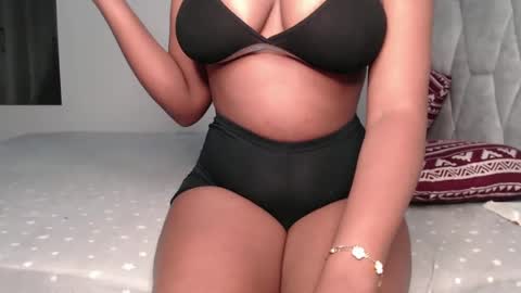 Snapshot of sexy_chocolata chatting on March 2025 08:54:02 AM chocolata online show from March 2025 08:54:02 AM