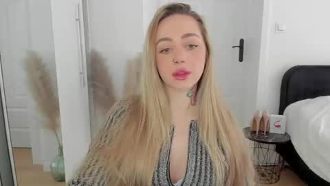 C o r a l i e online show from March 2025 07:27:02 AM