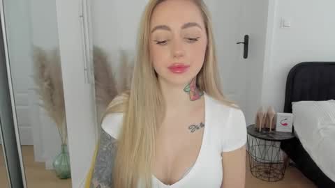 C o r a l i e online show from March 2025 02:21:02 PM