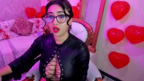 C R I S T A L  online show from February 2025 10:48:02 PM
