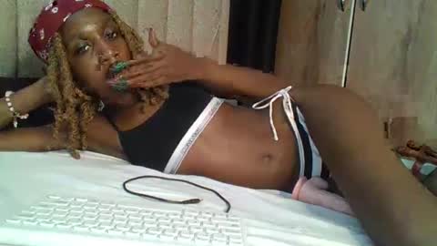 Snapshot of sexy_ebony_nica chatting on February 2025 02:13:02 PM sexy_ebony_nica online show from February 2025 02:13:02 PM