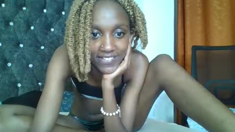 Snapshot of sexy_ebony_nica chatting on February 2025 09:35:02 PM sexy_ebony_nica online show from February 2025 09:35:02 PM