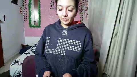 Snapshot of sexy_lolas chatting on November 2025 03:18:02 AM sexy lolas online show from November 2025 03:18:02 AM