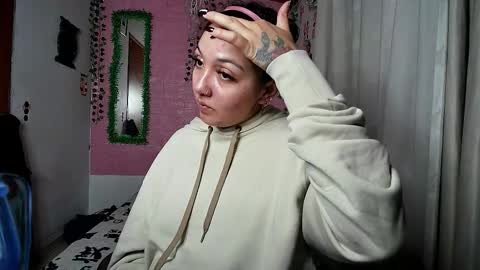 Snapshot of sexy_lolas chatting on November 2025 01:48:01 AM sexy lolas online show from November 2025 01:48:01 AM