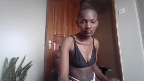 sexy_lucy012 online show from September 2025 12:39:01 PM