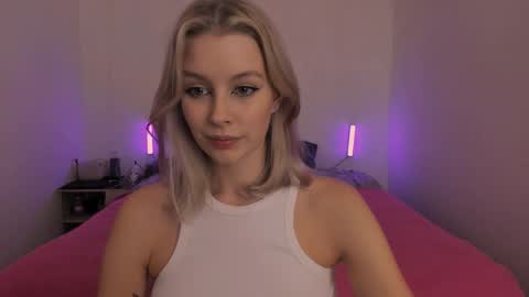 Ellie Mia online show from December 2024 04:38:01 PM