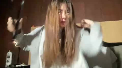 Snapshot of sexyaliceskay chatting on November 2025 12:31:01 AM Alice Skay online show from November 2025 12:31:01 AM