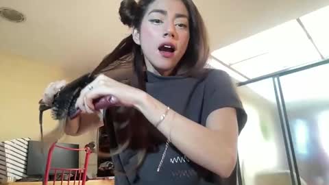 Snapshot of sexyaliceskay chatting on December 2025 05:29:01 PM Alice Skay online show from December 2025 05:29:01 PM