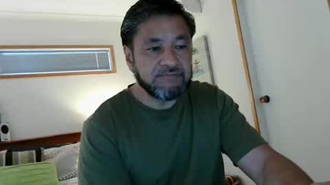 Dee online show from November 2025 01:04:02 AM