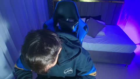 owen sky online show from October 2025 12:14:02 PM