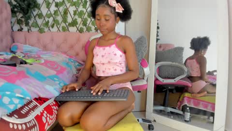 sofia online show from December 2024 01:28:01 PM