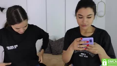 chanell and yina online show from November 2025 01:12:02 PM