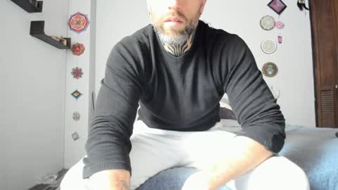 Antonioylola online show from January 2025 09:31:01 PM