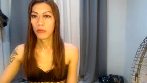 Snapshot of sexydevine_34 chatting on December 2024 01:03:01 AM Devine online show from December 2024 01:03:01 AM