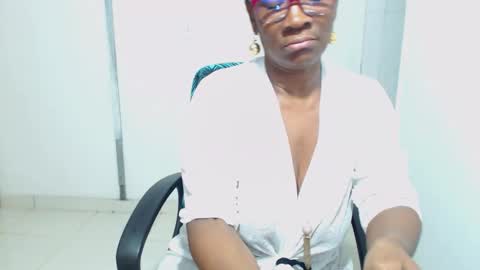 sexyhanny4u online show from November 2025 05:18:02 AM