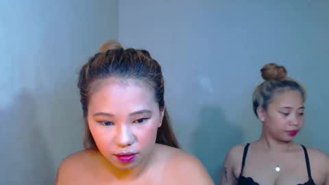 Snapshot of sexyhotbojean chatting on October 2025 06:43:01 PM jeanken and jelian online show from October 2025 06:43:01 PM