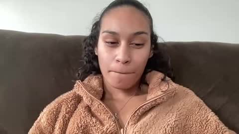 Snapshot of sexyjenny999 chatting on January 2025 05:47:02 PM Jenny online show from January 2025 05:47:02 PM