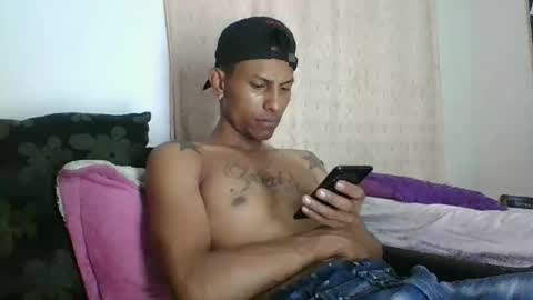 Snapshot of sexyleon69 chatting on November 2025 02:06:02 PM Sexy leon online show from November 2025 02:06:02 PM