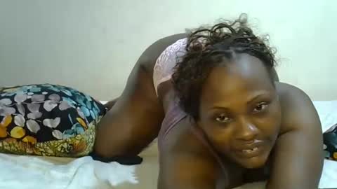 Snapshot of sexylinaa_ chatting on February 2025 12:50:02 PM Sexylina online show from February 2025 12:50:02 PM