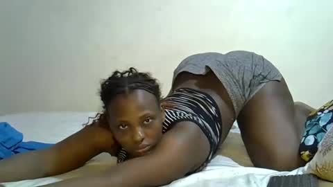 Snapshot of sexylinaa_ chatting on February 2025 11:17:02 AM Sexylina online show from February 2025 11:17:02 AM