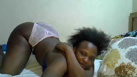 Snapshot of sexylinaa_ chatting on February 2025 07:21:01 PM Sexylina online show from February 2025 07:21:01 PM