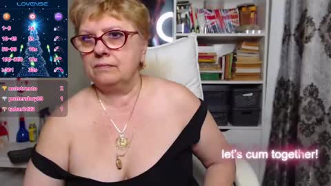 Snapshot of sexylynette4u chatting on December 2024 09:57:02 AM sexylynette4u online show from December 2024 09:57:02 AM