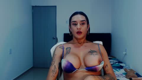 Natalia Duran online show from December 2024 05:04:01 AM