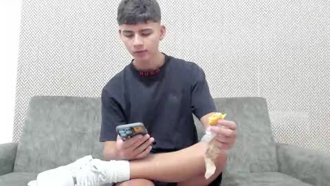 MATIAS-18   THIAHO -18  MAX-19  NICOKALY-19  CAIN-19   MOD ESTEBAN online show from November 2025 01:55:01 PM