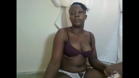 Snapshot of sexysleeky chatting on February 2025 07:01:02 AM PAULINE online show from February 2025 07:01:02 AM