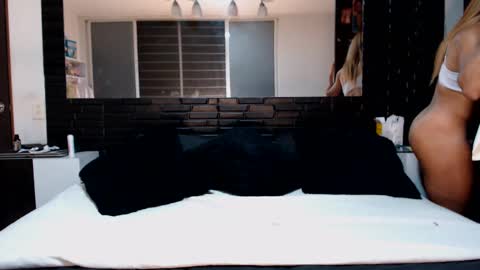 sexyycutedoll online show from January 2025 01:55:01 AM