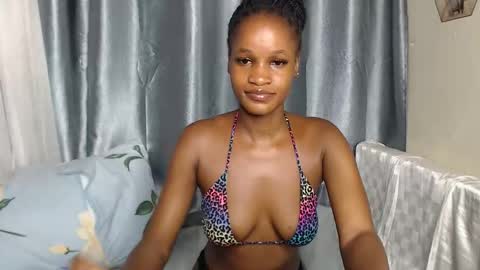 Snapshot of shaky396294 chatting on October 2025 03:24:01 PM shaky xxx online show from October 2025 03:24:01 PM