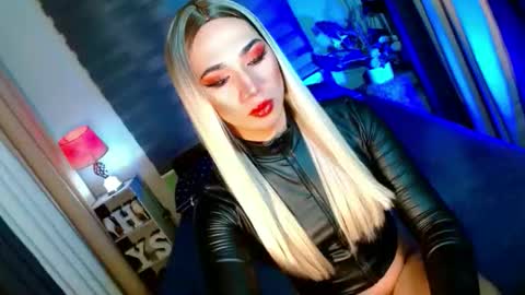 Snapshot of shane_hugexx chatting on October 2025 06:38:02 PM MISS SHANE online show from October 2025 06:38:02 PM