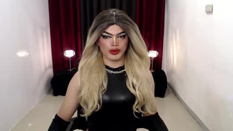 Snapshot of shanex01 chatting on December 2024 05:53:02 PM Shane X online show from December 2024 05:53:02 PM