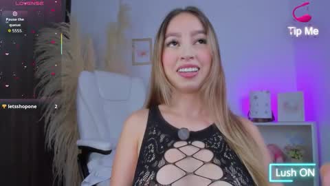 Snapshot of shannel_moss__ chatting on October 2025 11:50:01 PM online show from October 2025 11:50:01 PM