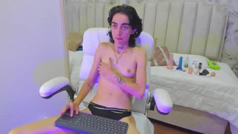 Snapshot of shantal_thompson21 chatting on October 2025 04:13:01 AM Shantal online show from October 2025 04:13:01 AM