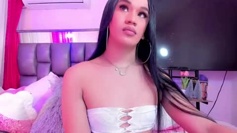 Shantal girls online show from December 2024 05:05:02 PM
