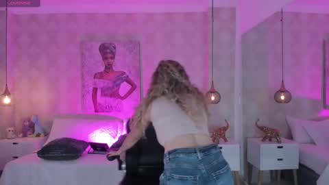 Shantal online show from February 2025 11:02:02 AM