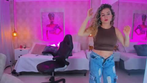 Shantal online show from October 2025 10:56:01 AM