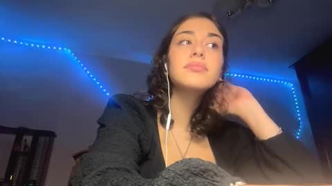 Snapshot of shantellemagnotta chatting on November 2025 09:28:01 PM Shantel online show from November 2025 09:28:01 PM