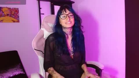 Snapshot of sharaross1 chatting on November 2025 04:45:02 AM sharaross1 online show from November 2025 04:45:02 AM