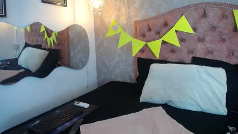 Snapshot of sharick_greco chatting on September 2025 12:09:01 PM SHARICK online show from September 2025 12:09:01 PM