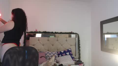 Snapshot of sharlotte__jones chatting on December 2024 06:49:01 PM Sara online show from December 2024 06:49:01 PM