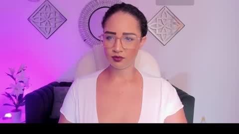 Snapshot of sharon_breezee chatting on October 2025 03:53:01 AM sharon_breezee online show from October 2025 03:53:01 AM